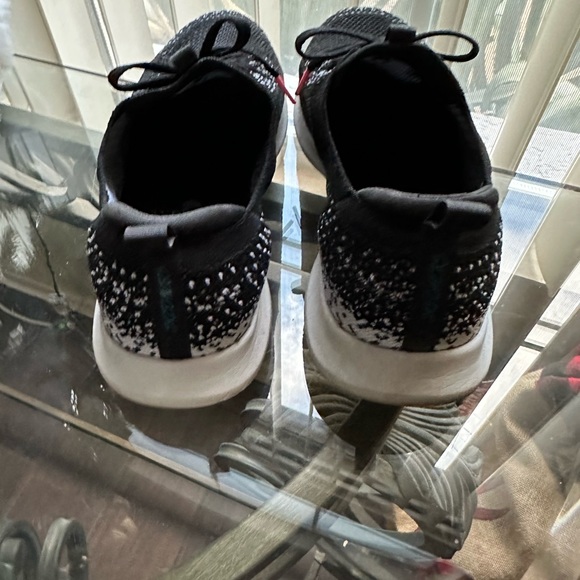 Sketchers with memory foam - Picture 9 of 9